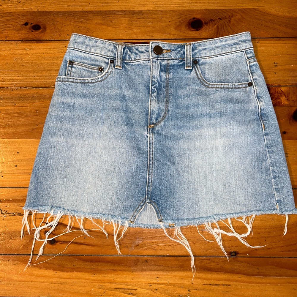 BDG Urban Outfitters Light Wash Denim Mini Skirt with Frayed Hem Size Small